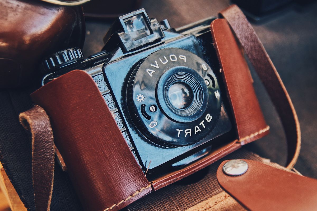 closeup photo of black DSLR camera